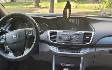 Honda Accord IX рестайлинг, 2015 год, 1 250 000 рублей, 2 фотография