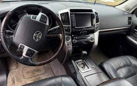 Toyota Land Cruiser 200, 2014 год, 3 300 000 рублей, 9 фотография