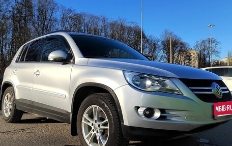 Volkswagen Tiguan I, 2010 год, 1 000 000 рублей, 2 фотография