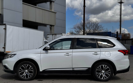 Mitsubishi Outlander III рестайлинг 3, 2016 год, 1 520 000 рублей, 9 фотография