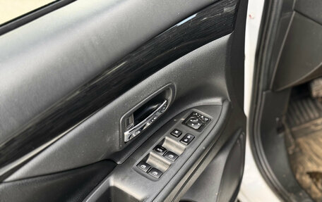 Mitsubishi Outlander III рестайлинг 3, 2016 год, 1 520 000 рублей, 13 фотография