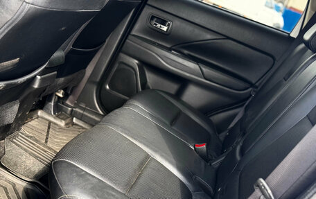 Mitsubishi Outlander III рестайлинг 3, 2016 год, 1 520 000 рублей, 15 фотография