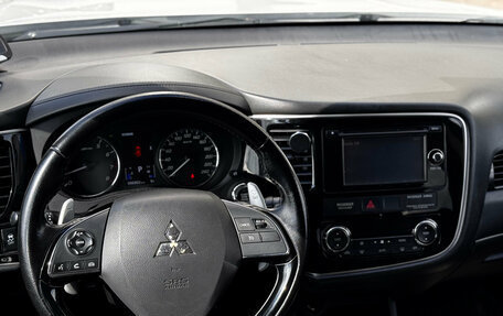 Mitsubishi Outlander III рестайлинг 3, 2016 год, 1 520 000 рублей, 16 фотография