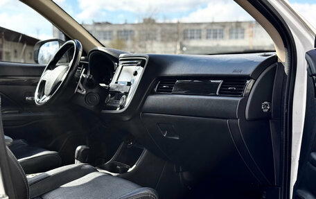 Mitsubishi Outlander III рестайлинг 3, 2016 год, 1 520 000 рублей, 19 фотография