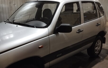 Chevrolet Niva I рестайлинг, 2004 год, 360 000 рублей, 2 фотография