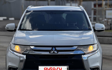 Mitsubishi Outlander III рестайлинг 3, 2016 год, 1 520 000 рублей, 5 фотография