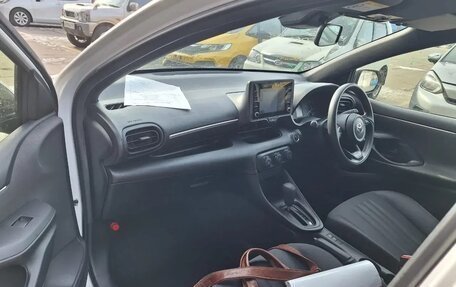 Toyota Yaris, 2020 год, 1 330 000 рублей, 3 фотография