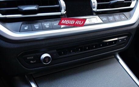 BMW 3 серия, 2019 год, 3 699 000 рублей, 16 фотография