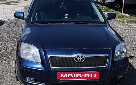 Toyota Avensis III рестайлинг, 2005 год, 850 000 рублей, 2 фотография