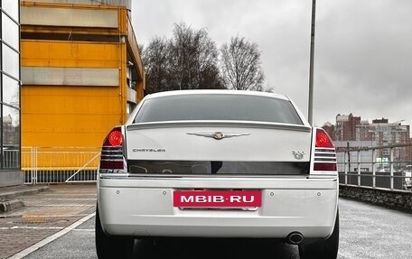 Chrysler 300C II, 2007 год, 2 100 000 рублей, 3 фотография