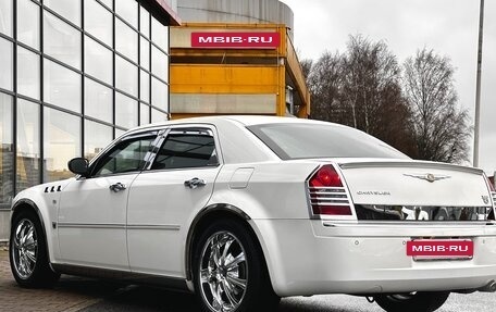 Chrysler 300C II, 2007 год, 2 100 000 рублей, 5 фотография