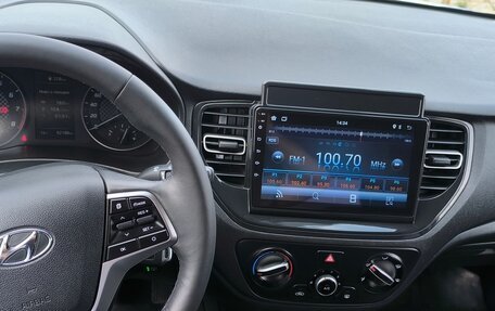 Hyundai Solaris II рестайлинг, 2022 год, 1 680 000 рублей, 3 фотография