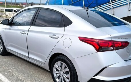 Hyundai Solaris II рестайлинг, 2022 год, 1 680 000 рублей, 5 фотография