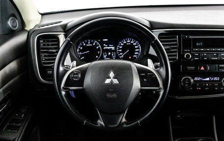 Mitsubishi Outlander III рестайлинг 3, 2014 год, 1 349 000 рублей, 11 фотография