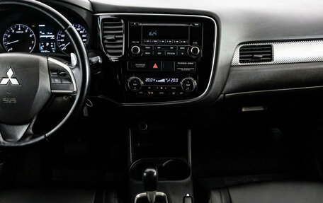 Mitsubishi Outlander III рестайлинг 3, 2014 год, 1 349 000 рублей, 13 фотография