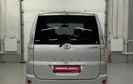 Toyota Voxy II, 2004 год, 999 000 рублей, 5 фотография