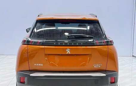 Peugeot 2008 II, 2022 год, 1 900 000 рублей, 4 фотография