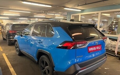 Toyota RAV4, 2019 год, 3 850 000 рублей, 1 фотография