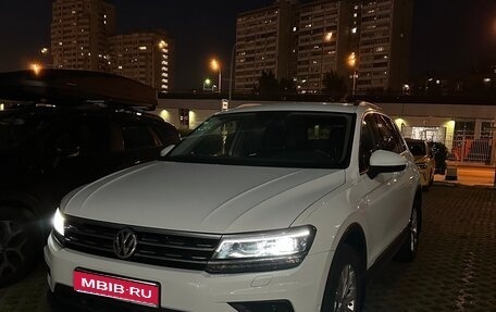 Volkswagen Tiguan II, 2017 год, 2 400 000 рублей, 1 фотография