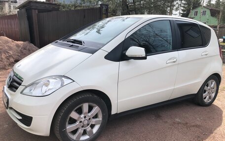 Mercedes-Benz A-Класс, 2011 год, 749 000 рублей, 1 фотография