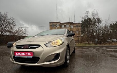 Hyundai Solaris II рестайлинг, 2012 год, 680 000 рублей, 1 фотография