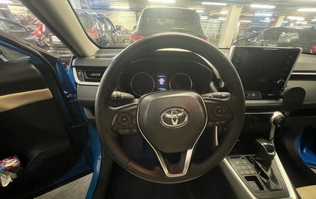 Toyota RAV4, 2019 год, 3 850 000 рублей, 2 фотография