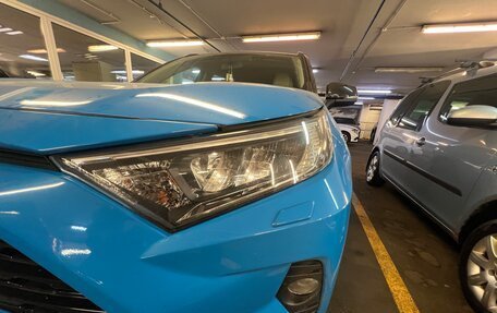 Toyota RAV4, 2019 год, 3 850 000 рублей, 5 фотография