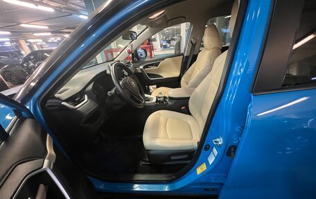 Toyota RAV4, 2019 год, 3 850 000 рублей, 3 фотография