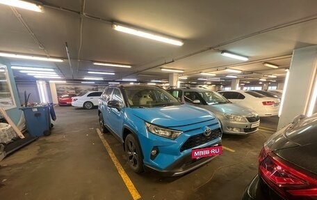Toyota RAV4, 2019 год, 3 850 000 рублей, 7 фотография
