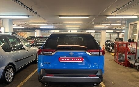 Toyota RAV4, 2019 год, 3 850 000 рублей, 11 фотография