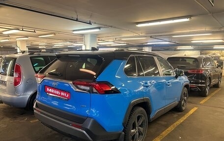 Toyota RAV4, 2019 год, 3 850 000 рублей, 9 фотография