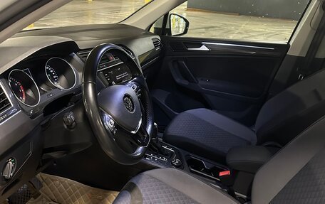 Volkswagen Tiguan II, 2017 год, 2 400 000 рублей, 11 фотография