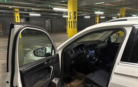 Volkswagen Tiguan II, 2017 год, 2 400 000 рублей, 10 фотография