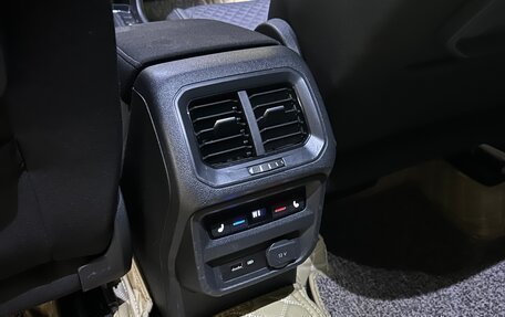 Volkswagen Tiguan II, 2017 год, 2 400 000 рублей, 13 фотография