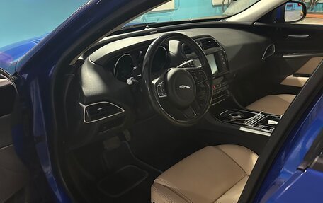 Jaguar XE I рестайлинг, 2016 год, 1 850 000 рублей, 24 фотография