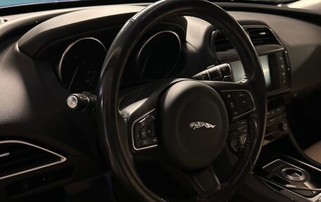 Jaguar XE I рестайлинг, 2016 год, 1 850 000 рублей, 28 фотография