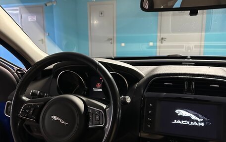 Jaguar XE I рестайлинг, 2016 год, 1 850 000 рублей, 35 фотография