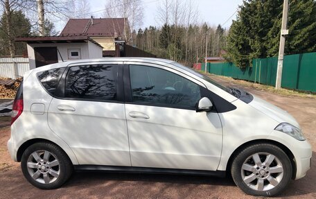 Mercedes-Benz A-Класс, 2011 год, 749 000 рублей, 3 фотография