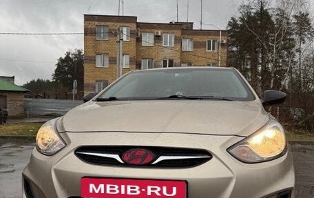 Hyundai Solaris II рестайлинг, 2012 год, 680 000 рублей, 2 фотография