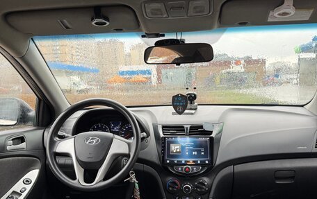 Hyundai Solaris II рестайлинг, 2012 год, 680 000 рублей, 7 фотография