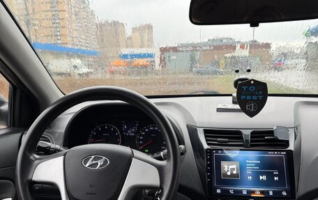 Hyundai Solaris II рестайлинг, 2012 год, 680 000 рублей, 8 фотография