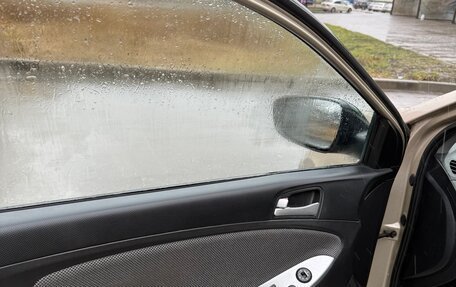 Hyundai Solaris II рестайлинг, 2012 год, 680 000 рублей, 13 фотография