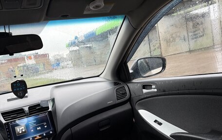 Hyundai Solaris II рестайлинг, 2012 год, 680 000 рублей, 10 фотография