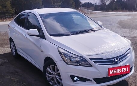 Hyundai Solaris II рестайлинг, 2015 год, 700 000 рублей, 1 фотография