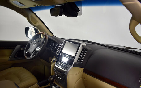 Toyota Land Cruiser 200, 2015 год, 4 800 000 рублей, 18 фотография