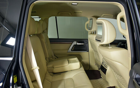 Toyota Land Cruiser 200, 2015 год, 4 800 000 рублей, 21 фотография