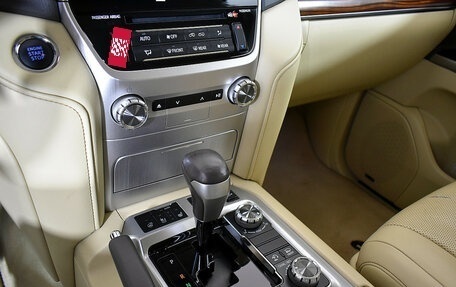 Toyota Land Cruiser 200, 2015 год, 4 800 000 рублей, 32 фотография