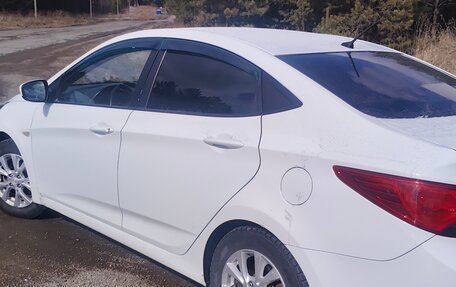 Hyundai Solaris II рестайлинг, 2015 год, 700 000 рублей, 5 фотография