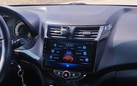 Hyundai Solaris II рестайлинг, 2015 год, 700 000 рублей, 6 фотография