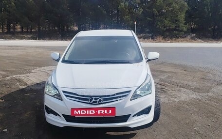 Hyundai Solaris II рестайлинг, 2015 год, 700 000 рублей, 3 фотография